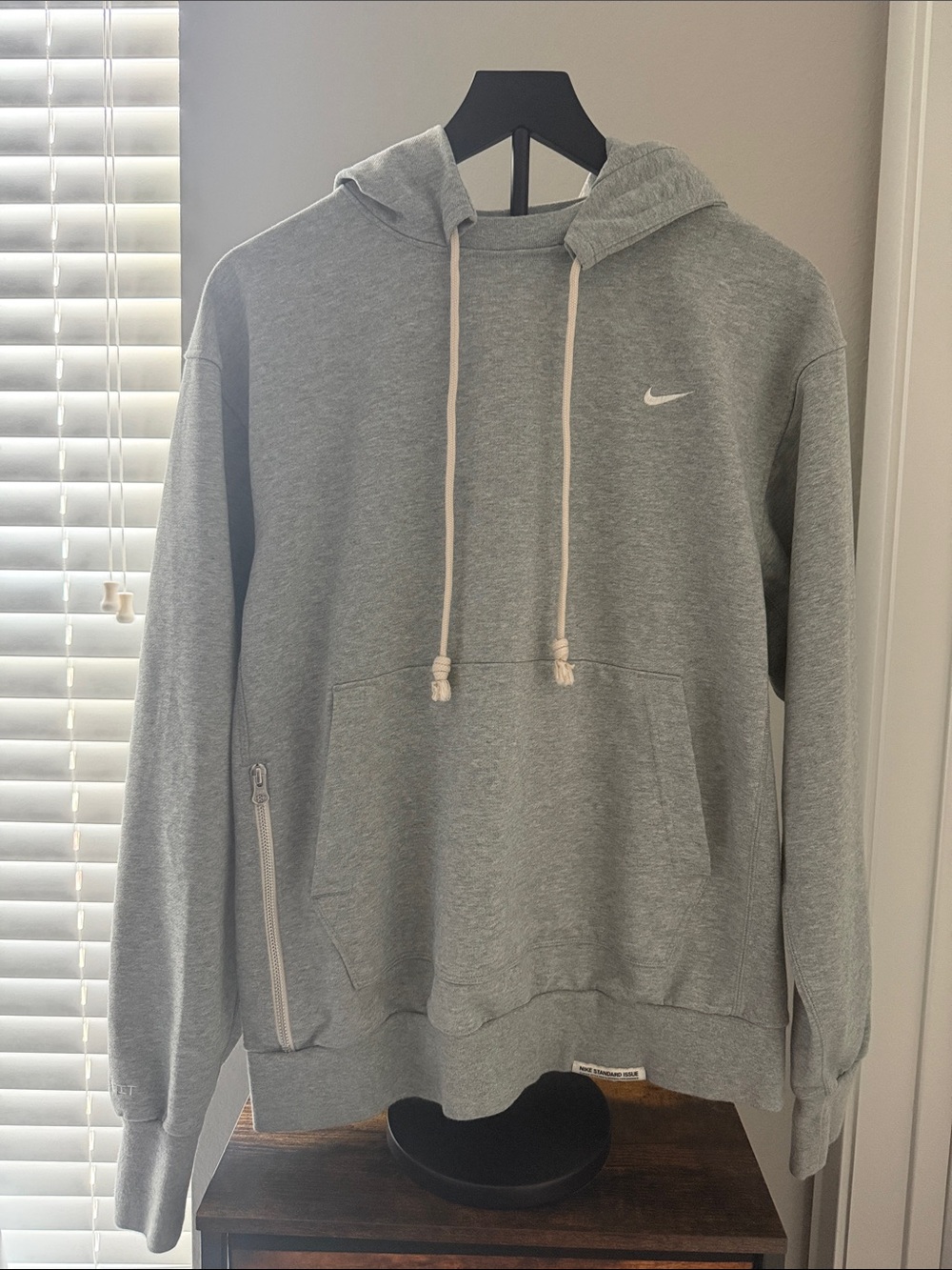 Nike Standard Issue Dri-FIT Pullover Basketball Hoodie